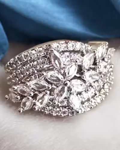 Untitled design - 2025-12-18T201918.397 Bright square centerpiece that steals the spotlight - Image 1