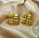 Classic design with a rich gold finish for effortless sophistication. - Image 3