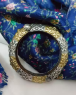 Dual-Tone Flower Design Bangle - Image 2