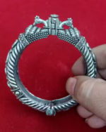 Peacock head design openable bangle crafted with an elegant and traditional look.