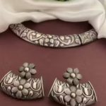 Silver plated handcarved brass neck hasli necklace with earrings